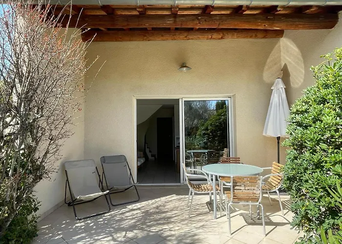 De Avec Piscine Σπίτι διακοπών *